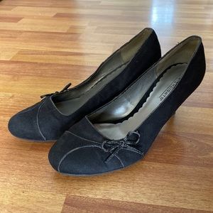 BLACK SLIP ON HEELS
